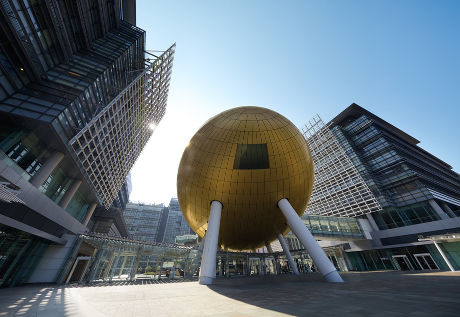 Golden-Egg-6_921x634