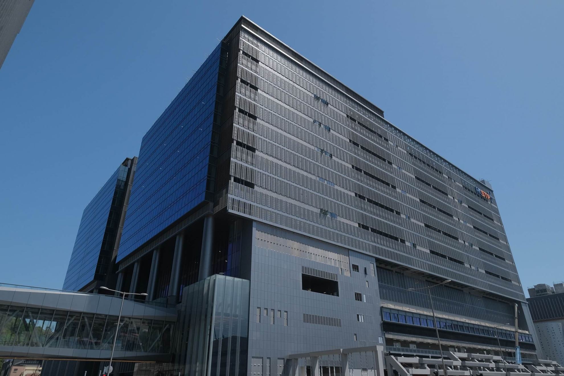 4-HKSTP UNVEILS ITS ADVANCED MANUFACTURING CENTRE