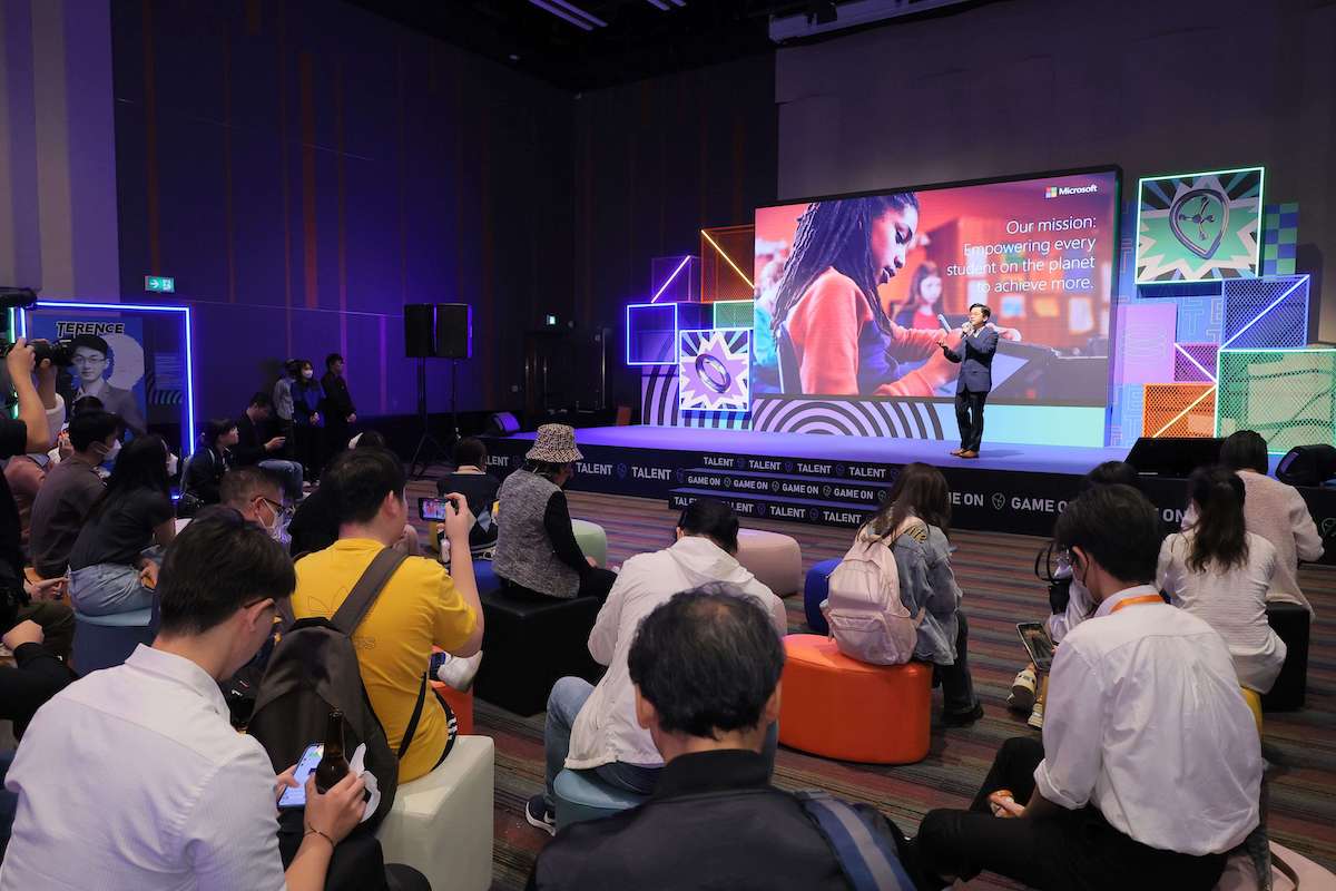 photo6minHKSTPS GLOBAL TALENT MISSION HITS TOP GEAR WITH