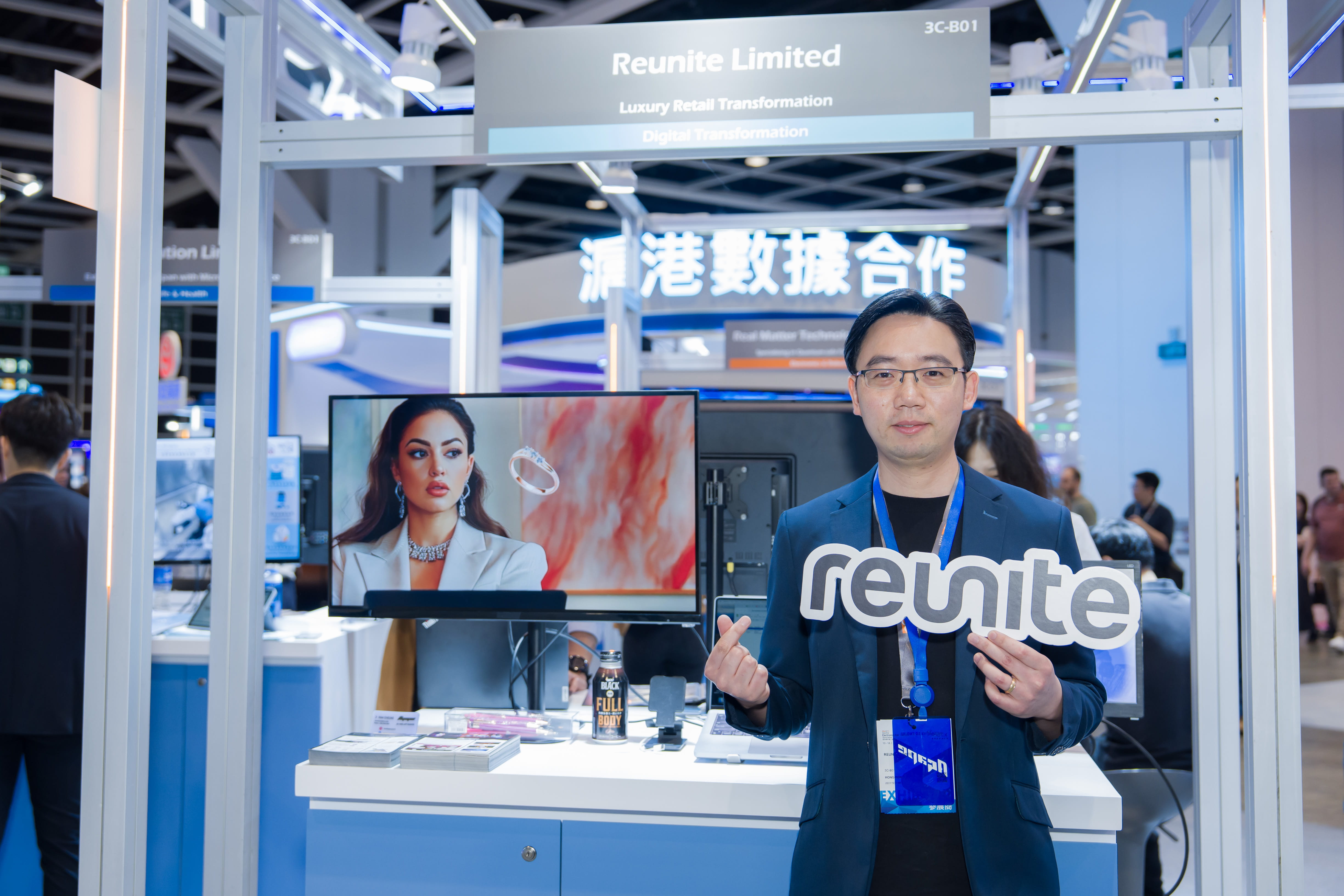 hkstp and hang seng kick off the second cohort of living lab programme