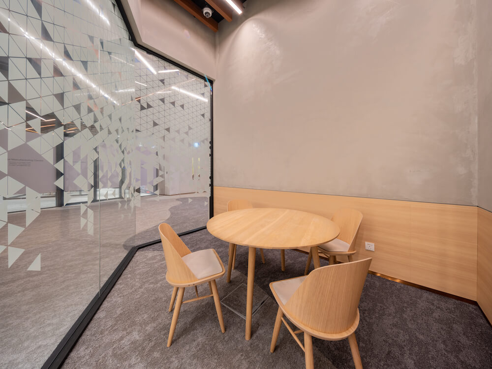 BUSINESS CENTRE