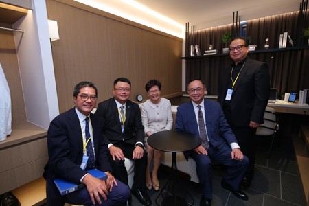 Mrs Carrie Lam Cheng Yuet-ngor, Chief Executive, HKSAR and senior government officials were accompanied by Dr Sunny Chai, Chairman, HKSTP, and Mr Simon Wong, Chief Project Development Officer, HKSTP, to visit the InnoCell prototypes.