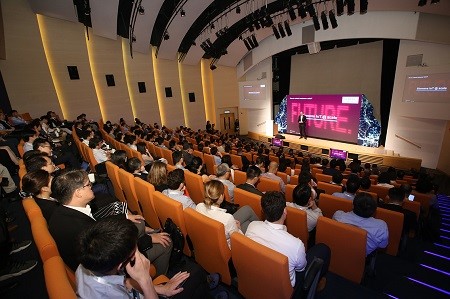 Engaging 250 business leaders, technological experts and startups, the conference explored the smart city landscape and latest technologies to shape the future of Hong Kong together.