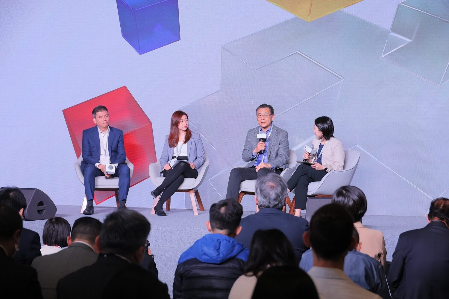 Crystal Fok, Head of STP Platform, HKSTP said, “The Data Community is to bridge purpose. We welcome all enterprises to come and open new opportunities beyond their industry and sector.”