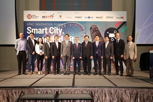 HKSTP has established the Smart Mobility Eco-System in Science Park. HKSTP representatives Chief Technology Officer George Tee(fifth from the left), Head of ICT & Electronics Clusters (first from the left), Smart Cities Ir. Peter Yeung and representatives of the first batch partners, GreenSafety Technology Limited, Inchcape Hong Kong Limited, Mobile-Shop Group Limited, Scania Limited, Sensetime and Urban Systems Limited.