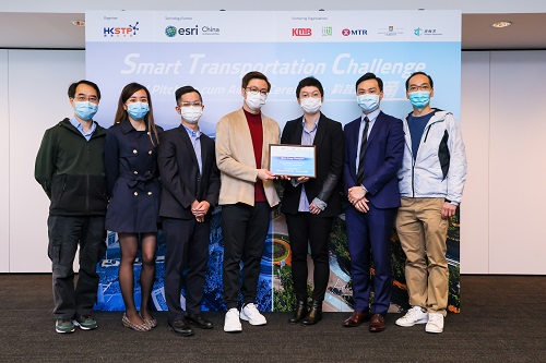 Photo 1:Dr Crystal Fok, Director, AIR Platform and Precision Engineering, HKSTP (third from the right) presented a certificate to AI Gaspar x ARUP for winning the championship in the Open Group and a one-year free subscription of Esri Partner Network – Bronze. AI Gaspar is a subsidiary of HKSTP’s partner company Master Dynamic.