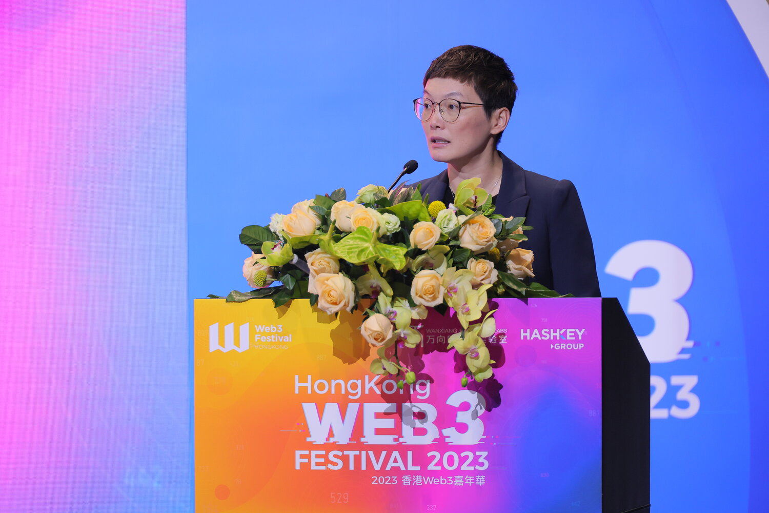 Photos 1 and 2: Dr Crystal Fok, Head of STP Platform, HKSTP (first from left in Photo 1), shared at the Hong Kong Web3 Festival 2023 that AI possesses remarkable content-generating capabilities and brings about new opportunities for exploring business models.