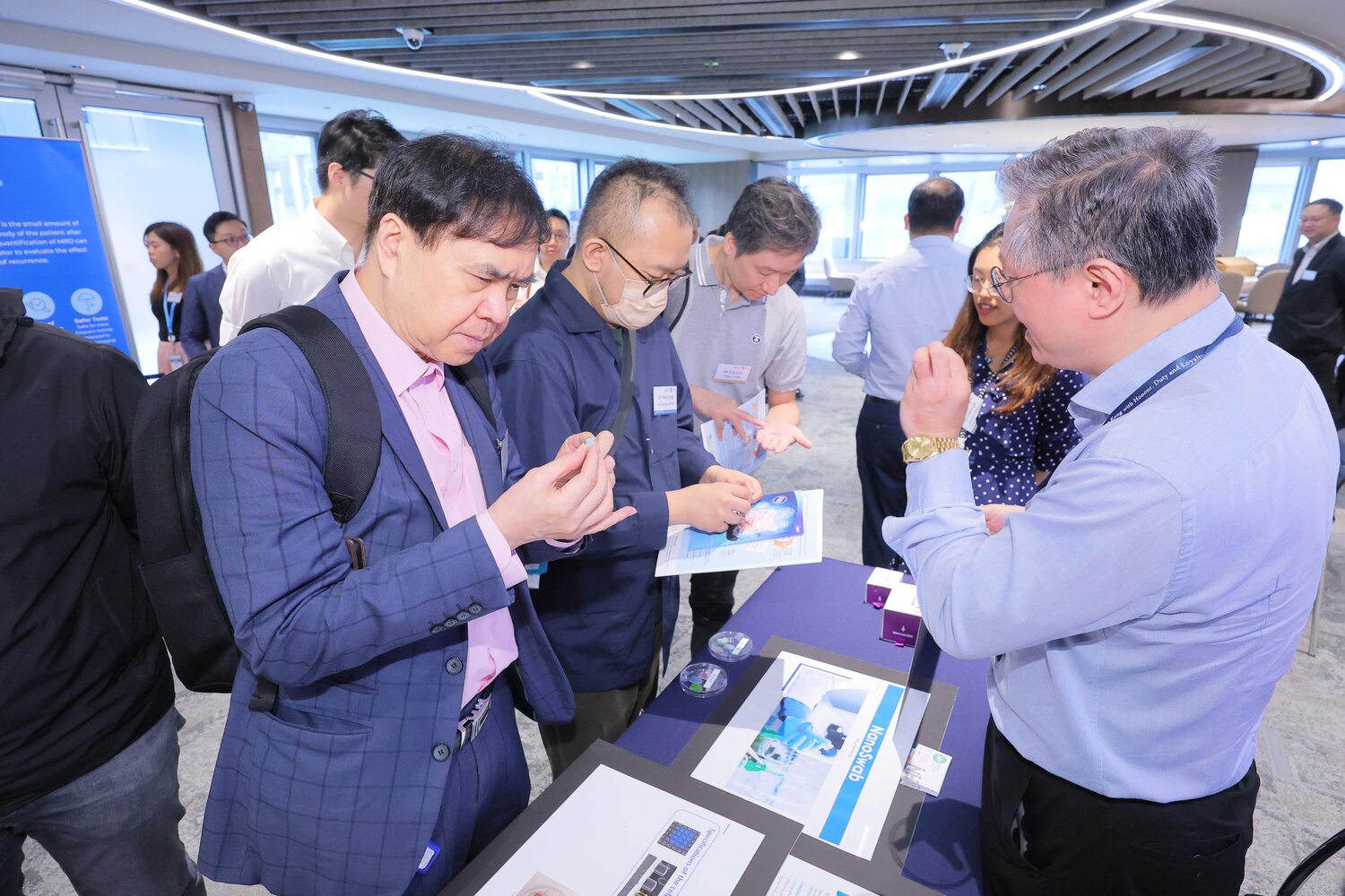 Photos 3 and 4: Park companies including Health View Bioanalytic Limited (left) and NH Life Sciences Limited (right) showcased their technology in primary healthcare to HKMA Council.