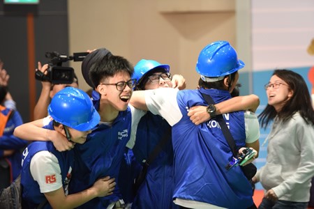 The Robocon 2018 Hong Kong Contest was held at the Hong Kong Science Park today, where 12 teams of students from 6 local tertiary and higher educational institutions competed in a series of matches for the Champion.