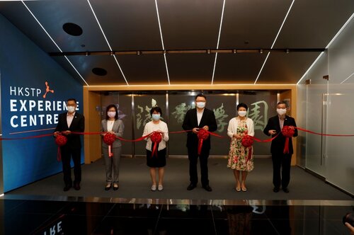 Officiating guests at the opening ceremony of the Experience Centre:   Ms Choi Suk Han, Annie, JP, Permanent Secretary for Innovation and Technology, HKSAR (3rd from left) Ms Pun Ting Ting, Rebecca, JP, Commissionner for Innovation and Technology, HKSAR (2nd from left) Mrs Cherry Tse Ling Kit-ching, JP, Permanent Secretary for Home Affairs, HKSAR (2nd from right) Mr Tony Tai, Chairman, VTC (Right) Dr Sunny Chai, BBS, Chairman, HKSTP (3rd from right) Mr Albert Wong, CEO, HKSTP (Left)