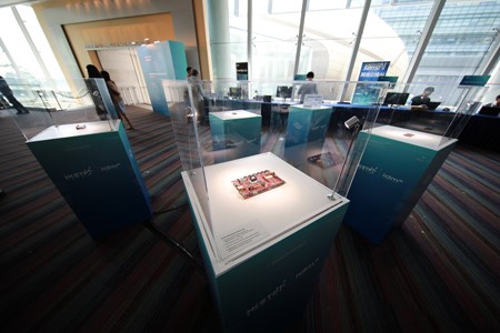 Products applied with FPGA were exhibited to show the evolution and the latest development of microelectronics in Hong Kong.
