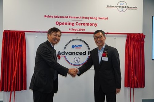 Kunio Yamada, Chairman and CEO, Rohto Pharmaceutical Co., Ltd. (left) and Albert Wong, CEO of Hong Kong Science and Technology Parks Corporation (right) officiated at the opening of Rohto Advanced Research Hong Kong Limited who joins Hong Kong Science Park to promote the R&D on regenerative medicine, cell culture technologies in Hong Kong.