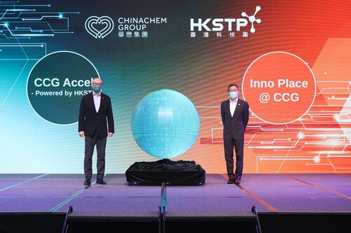 Chinachem Group Executive Director and CEO Donald Choi (left) and Hong Kong Science and Technology Parks Corporation CEO Albert Wong (right) announce two new collaboration innovation programmes.