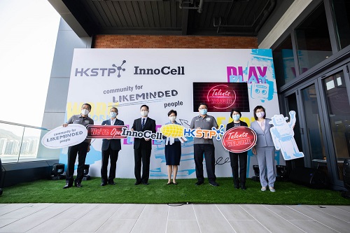 Photo 1: Officiating guests at the opening ceremony of InnoCell, including:  Mrs Carrie Lam Cheng Yuet-ngor, GBM, GBS, Chief Executive, HKSAR (Middle) Mr Alfred Sit, JP, Secretary for Innovation and Technology, Innovation and Technology Bureau, HKSAR (3rd from left) Dr Sunny Chai, BBS, Chairman, HKSTP (3rd from right) Ms Annie Choi, JP, Permanent Secretary for Innovation & Technology, HKSAR (2nd from right) Mr Chan Ka-kui, SBS, JP, Chairman of the Construction Industry Council (2nd from left) Ms Rebecca Pun, JP, Commissioner for Innovation and Technology, HKSAR (Right) Mr Albert Wong, CEO, HKSTP (Left)