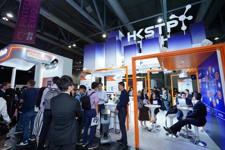 HKSTP brought 19 fintech partner companies and incubatees to the Hong Kong Fintech Week, exhibiting their innovations as well as exploring potential partnership and investment opportunities with other global entrepreneurs.
